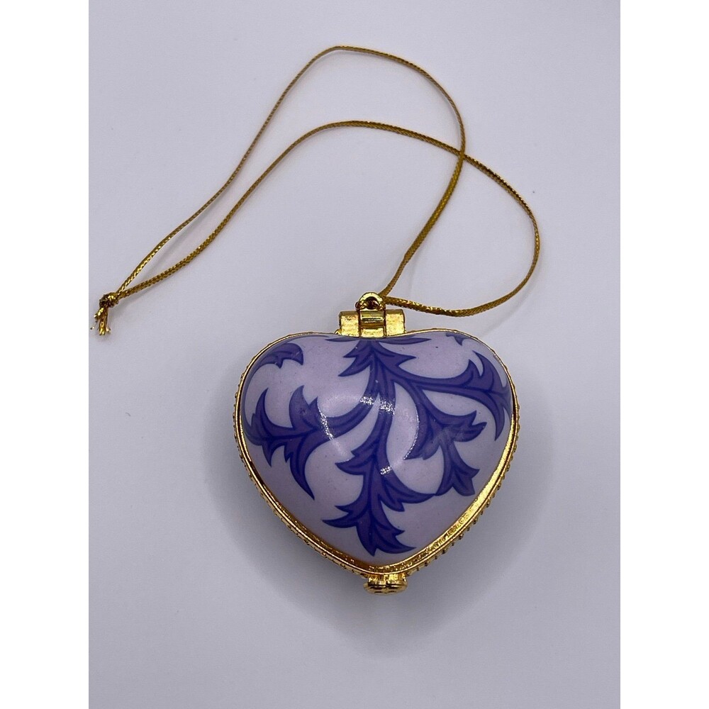 PUFFED PORCELAIN HEART BY VALERIE ORNAMENT/TRINKET BOX SAYS 'LOVE"